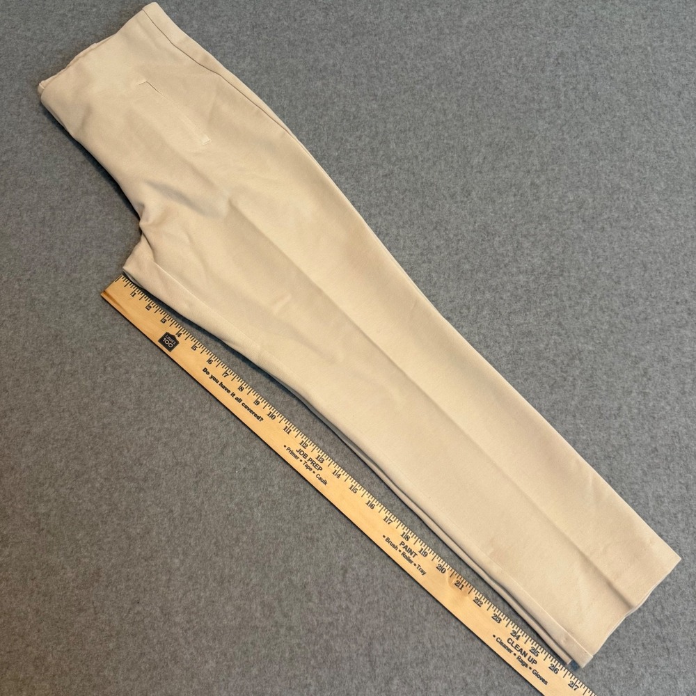 Chicos Size .5 White Ankle Pull-n Ponte Knit Ankle Pants Elastic Comfort